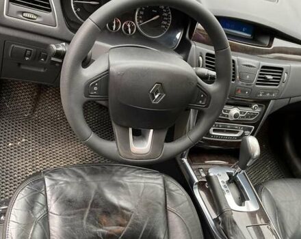 Черный Рено Латитьюд, объемом двигателя 2.5 л и пробегом 306 тыс. км за 6300 $, фото 14 на Automoto.ua