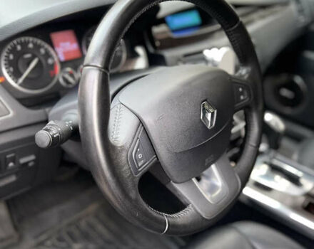 Черный Рено Латитьюд, объемом двигателя 2.5 л и пробегом 114 тыс. км за 11700 $, фото 4 на Automoto.ua