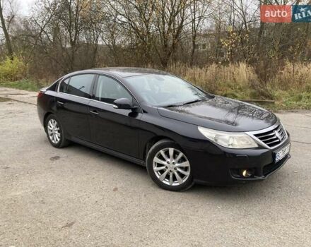 Черный Рено Латитьюд, объемом двигателя 2.5 л и пробегом 306 тыс. км за 6300 $, фото 7 на Automoto.ua