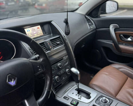Черный Рено Латитьюд, объемом двигателя 2 л и пробегом 198 тыс. км за 6000 $, фото 9 на Automoto.ua