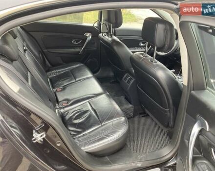 Черный Рено Латитьюд, объемом двигателя 2.5 л и пробегом 306 тыс. км за 6300 $, фото 21 на Automoto.ua