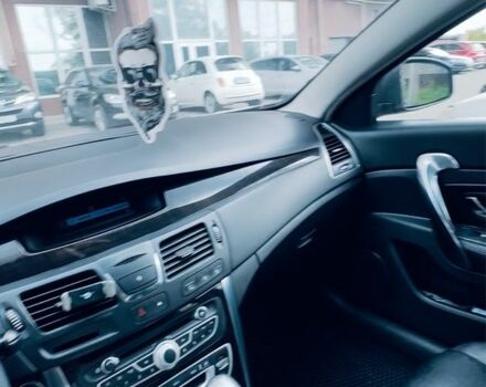 Черный Рено Латитьюд, объемом двигателя 2.5 л и пробегом 306 тыс. км за 6300 $, фото 3 на Automoto.ua