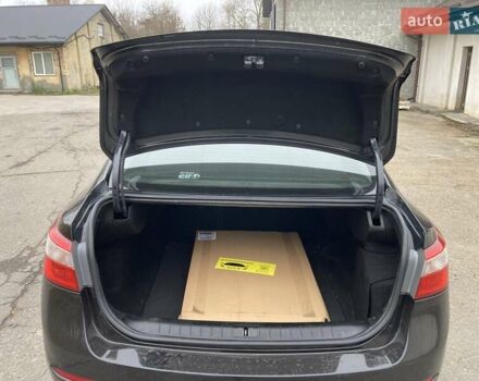 Черный Рено Латитьюд, объемом двигателя 2.5 л и пробегом 306 тыс. км за 6300 $, фото 20 на Automoto.ua