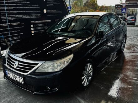 Черный Рено Латитьюд, объемом двигателя 2.5 л и пробегом 306 тыс. км за 6300 $, фото 1 на Automoto.ua