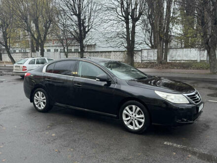 Черный Рено Латитьюд, объемом двигателя 2 л и пробегом 198 тыс. км за 6000 $, фото 1 на Automoto.ua