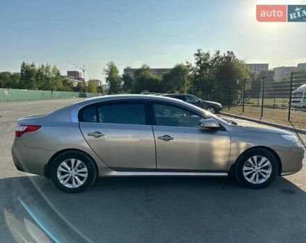Рено Латитьюд, объемом двигателя 2 л и пробегом 260 тыс. км за 6400 $, фото 9 на Automoto.ua
