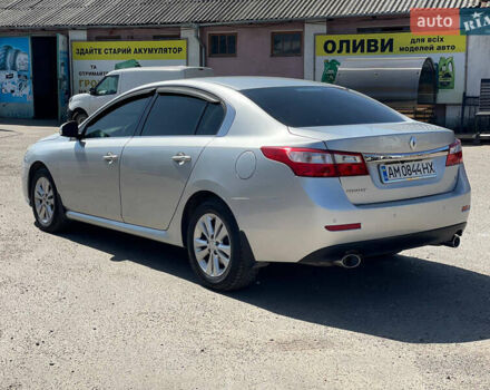 Серый Рено Латитьюд, объемом двигателя 2.5 л и пробегом 280 тыс. км за 6000 $, фото 2 на Automoto.ua