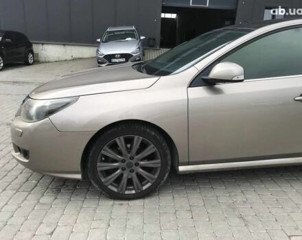 Сірий Рено Латітьюд, об'ємом двигуна 2 л та пробігом 260 тис. км за 7590 $, фото 11 на Automoto.ua