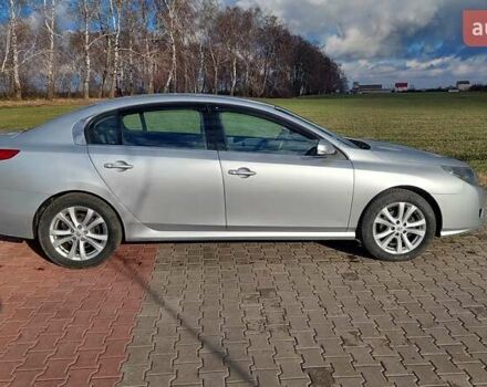 Рено Латитьюд 2011 в Виннице на Automoto.ua Серый Рено Латитьюд, объемом двигателя 2 л и пробегом 320 тыс. км за 7700 $, фото 12 на Automoto.ua