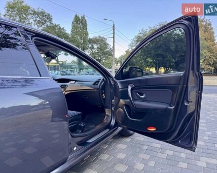 Рено Латитьюд 2011 в Одессе на Automoto.ua Серый Рено Латитьюд, объемом двигателя 2 л и пробегом 161 тыс. км за 6999 $, фото 58 на Automoto.ua