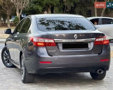 Рено Латитьюд 2011 в Одессе на Automoto.ua Серый Рено Латитьюд, объемом двигателя 2 л и пробегом 161 тыс. км за 6999 $, фото 11 на Automoto.ua