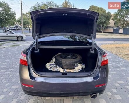 Рено Латитьюд 2011 в Одессе на Automoto.ua Серый Рено Латитьюд, объемом двигателя 2 л и пробегом 161 тыс. км за 6999 $, фото 48 на Automoto.ua