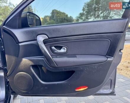 Рено Латитьюд 2011 в Одессе на Automoto.ua Серый Рено Латитьюд, объемом двигателя 2 л и пробегом 161 тыс. км за 6999 $, фото 54 на Automoto.ua