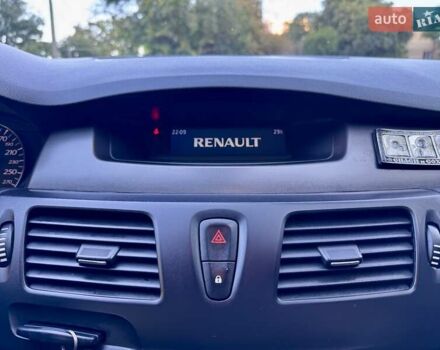 Рено Латитьюд 2011 в Одессе на Automoto.ua Серый Рено Латитьюд, объемом двигателя 2 л и пробегом 161 тыс. км за 6999 $, фото 43 на Automoto.ua