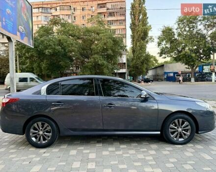 Рено Латитьюд 2011 в Одессе на Automoto.ua Серый Рено Латитьюд, объемом двигателя 2 л и пробегом 161 тыс. км за 6999 $, фото 23 на Automoto.ua
