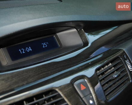 Серый Рено Латитьюд, объемом двигателя 2 л и пробегом 184 тыс. км за 8998 $, фото 25 на Automoto.ua