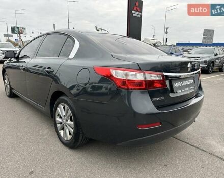 Серый Рено Латитьюд, объемом двигателя 2 л и пробегом 269 тыс. км за 6500 $, фото 5 на Automoto.ua