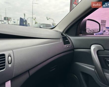 Серый Рено Латитьюд, объемом двигателя 2 л и пробегом 269 тыс. км за 6500 $, фото 21 на Automoto.ua