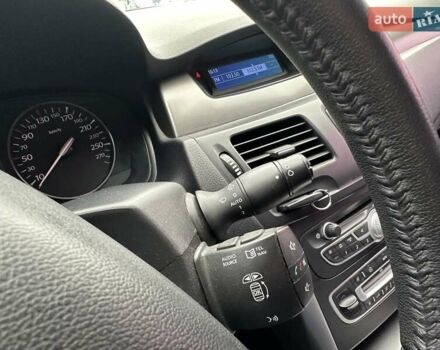 Серый Рено Латитьюд, объемом двигателя 2 л и пробегом 269 тыс. км за 6500 $, фото 18 на Automoto.ua