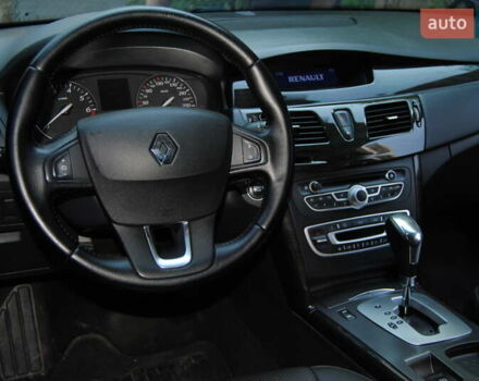 Серый Рено Латитьюд, объемом двигателя 2 л и пробегом 184 тыс. км за 8998 $, фото 22 на Automoto.ua