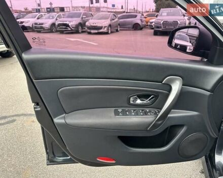 Серый Рено Латитьюд, объемом двигателя 2 л и пробегом 269 тыс. км за 6500 $, фото 11 на Automoto.ua