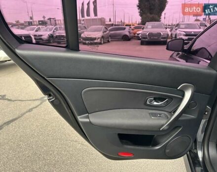 Серый Рено Латитьюд, объемом двигателя 2 л и пробегом 269 тыс. км за 6500 $, фото 25 на Automoto.ua