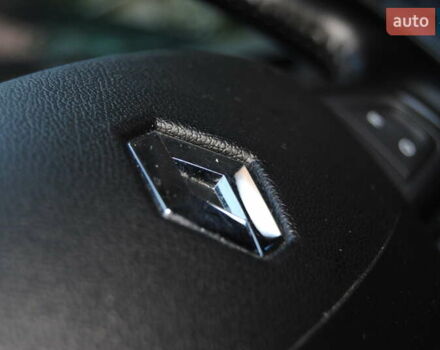 Серый Рено Латитьюд, объемом двигателя 2 л и пробегом 184 тыс. км за 8998 $, фото 34 на Automoto.ua