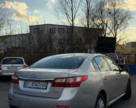 Сірий Рено Латітьюд, об'ємом двигуна 2 л та пробігом 340 тис. км за 6200 $, фото 3 на Automoto.ua