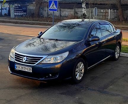 Сірий Рено Латітьюд, об'ємом двигуна 2 л та пробігом 182 тис. км за 6700 $, фото 1 на Automoto.ua