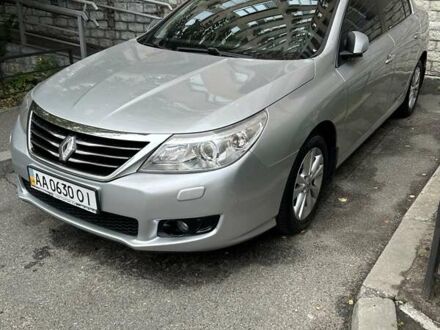 Серый Рено Латитьюд, объемом двигателя 2 л и пробегом 188 тыс. км за 9000 $, фото 1 на Automoto.ua