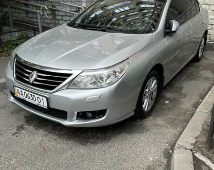 Серый Рено Латитьюд, объемом двигателя 2 л и пробегом 188 тыс. км за 9000 $, фото 1 на Automoto.ua