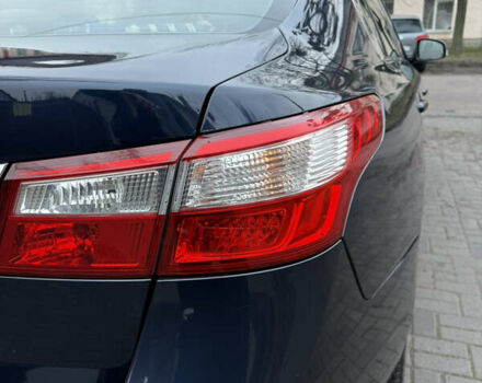 Синий Рено Латитьюд, объемом двигателя 2 л и пробегом 161 тыс. км за 8000 $, фото 6 на Automoto.ua