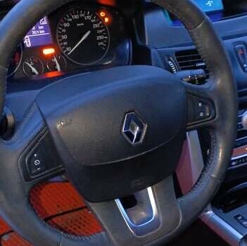 Синий Рено Латитьюд, объемом двигателя 2 л и пробегом 228 тыс. км за 5000 $, фото 1 на Automoto.ua