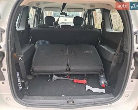 Белый Рено Лоджи, объемом двигателя 1.5 л и пробегом 123 тыс. км за 9999 $, фото 4 на Automoto.ua