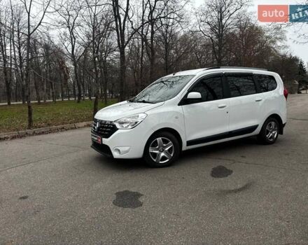 Белый Рено Лоджи, объемом двигателя 1.5 л и пробегом 178 тыс. км за 11490 $, фото 1 на Automoto.ua