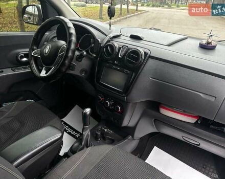 Белый Рено Лоджи, объемом двигателя 1.5 л и пробегом 178 тыс. км за 11490 $, фото 16 на Automoto.ua