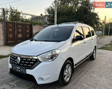 Белый Рено Лоджи, объемом двигателя 1.46 л и пробегом 74 тыс. км за 12900 $, фото 4 на Automoto.ua