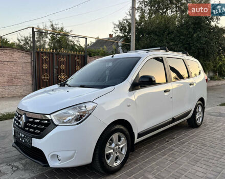 Белый Рено Лоджи, объемом двигателя 1.46 л и пробегом 74 тыс. км за 12900 $, фото 5 на Automoto.ua