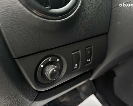 Белый Рено Лоджи, объемом двигателя 1.5 л и пробегом 178 тыс. км за 11490 $, фото 18 на Automoto.ua