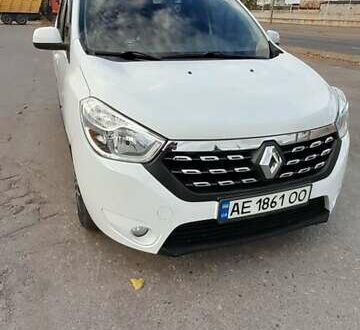 Белый Рено Лоджи, объемом двигателя 1.5 л и пробегом 170 тыс. км за 11700 $, фото 1 на Automoto.ua