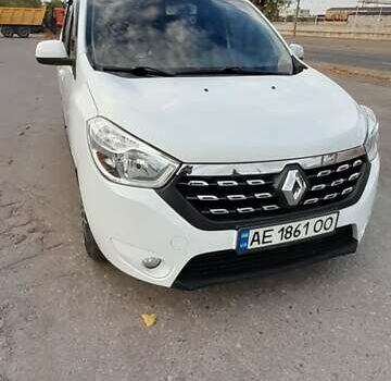 Белый Рено Лоджи, объемом двигателя 1.5 л и пробегом 170 тыс. км за 11700 $, фото 1 на Automoto.ua