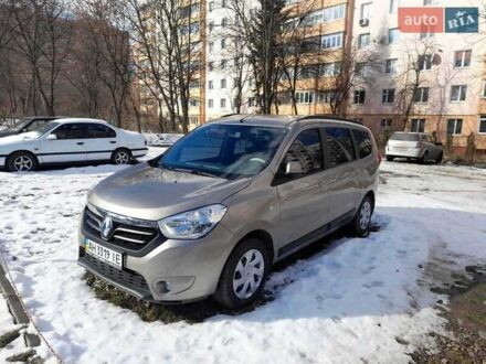 Рено Лоджі 2015 у Чернівцях на Automoto.ua Бежевий Рено Лоджі, об'ємом двигуна 1.5 л та пробігом 56 тис. км за 10500 $, фото 1 на Automoto.ua