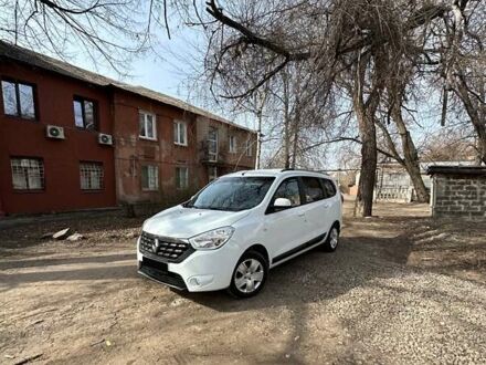 Рено Лоджи 2018 в Кривом Роге на Automoto.ua Синий Рено Лоджи, объемом двигателя 1.5 л и пробегом 129 тыс. км за 10700 $, фото 1 на Automoto.ua