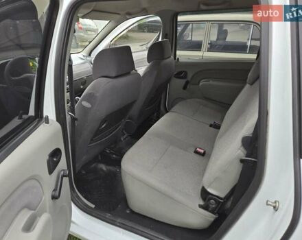 Білий Рено Логан МСВ, об'ємом двигуна 1.6 л та пробігом 160 тис. км за 6000 $, фото 10 на Automoto.ua