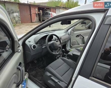 Білий Рено Логан МСВ, об'ємом двигуна 1.6 л та пробігом 160 тис. км за 6000 $, фото 6 на Automoto.ua