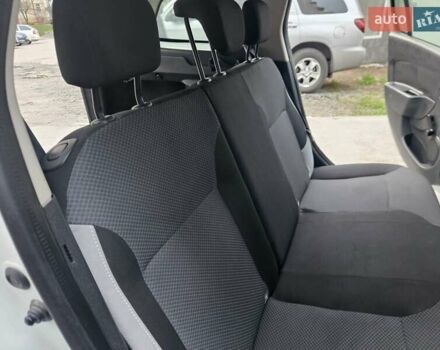 Белый Рено Логан МСВ, объемом двигателя 1.5 л и пробегом 138 тыс. км за 6800 $, фото 42 на Automoto.ua