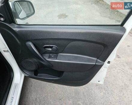 Белый Рено Логан МСВ, объемом двигателя 1.5 л и пробегом 138 тыс. км за 6800 $, фото 45 на Automoto.ua