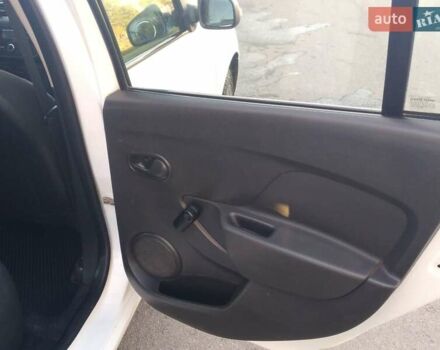 Рено Логан МСВ 2015 в Николаеве на Automoto.ua Белый Рено Логан МСВ, объемом двигателя 1.5 л и пробегом 330 тыс. км за 6300 $, фото 7 на Automoto.ua