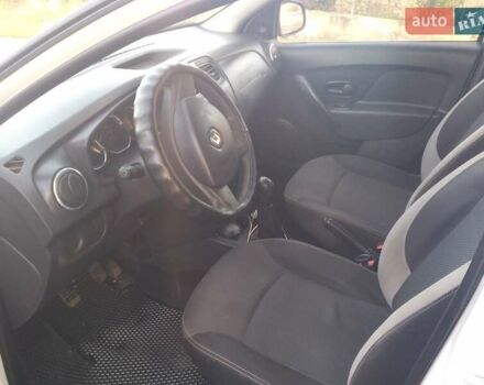 Рено Логан МСВ 2015 в Николаеве на Automoto.ua Белый Рено Логан МСВ, объемом двигателя 1.5 л и пробегом 330 тыс. км за 6300 $, фото 6 на Automoto.ua