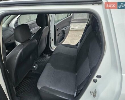 Белый Рено Логан МСВ, объемом двигателя 1.5 л и пробегом 138 тыс. км за 6800 $, фото 43 на Automoto.ua